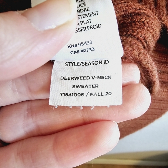 Toad & Co | Deerweed Wool V-Neck Warm Colorblock Striped Pullover Sweater - Picture 6 of 8